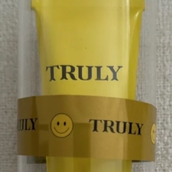 SOLD 2 / $25 Bundle NWT Truly Pineapple Haze Extreme Repair Hand & Foot Cream - Picture 6 of 7